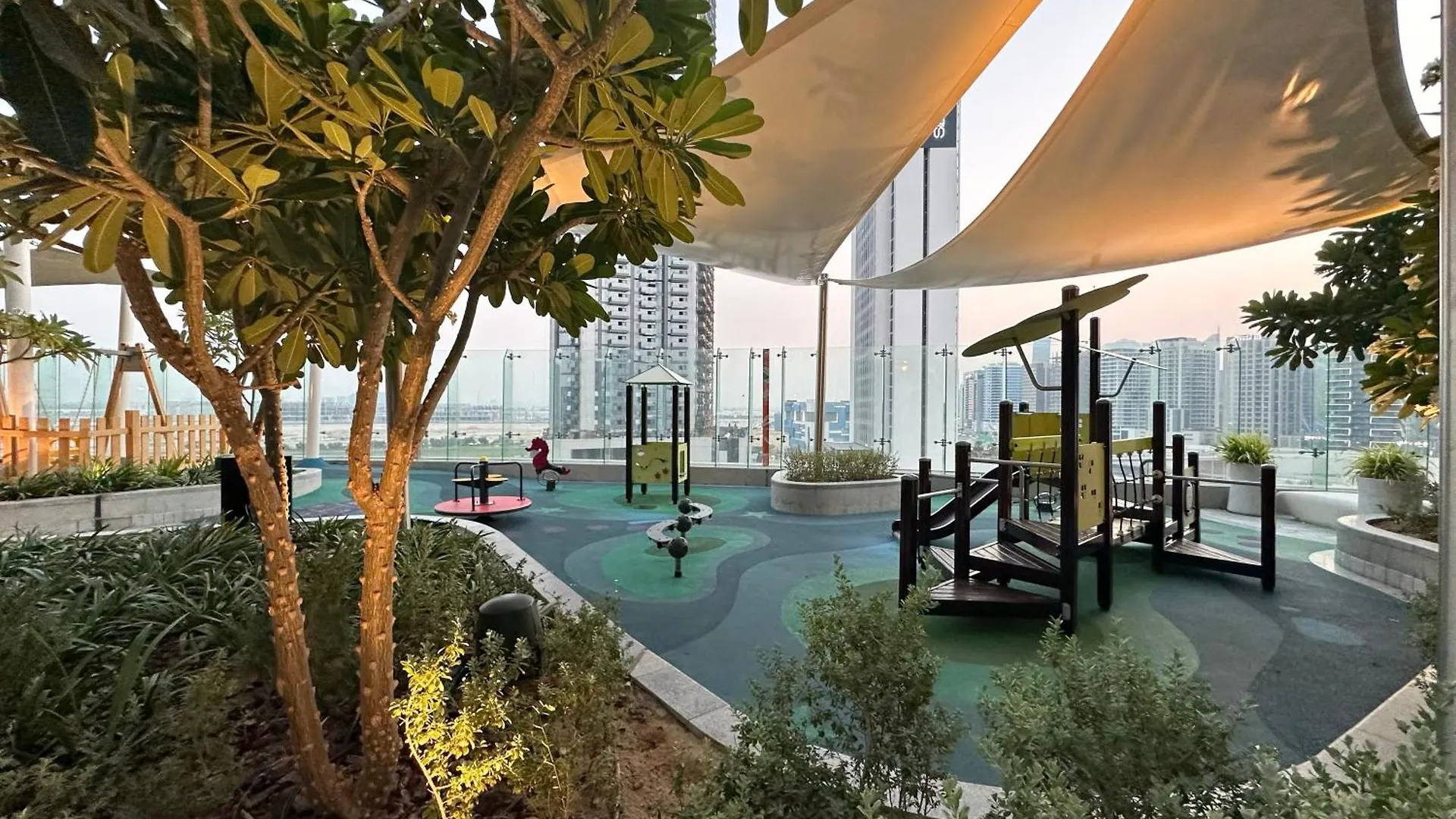 Luxurious 2Bdr Apartment In Paramount Towers With Stunning Burj Khalifa Views Dubai