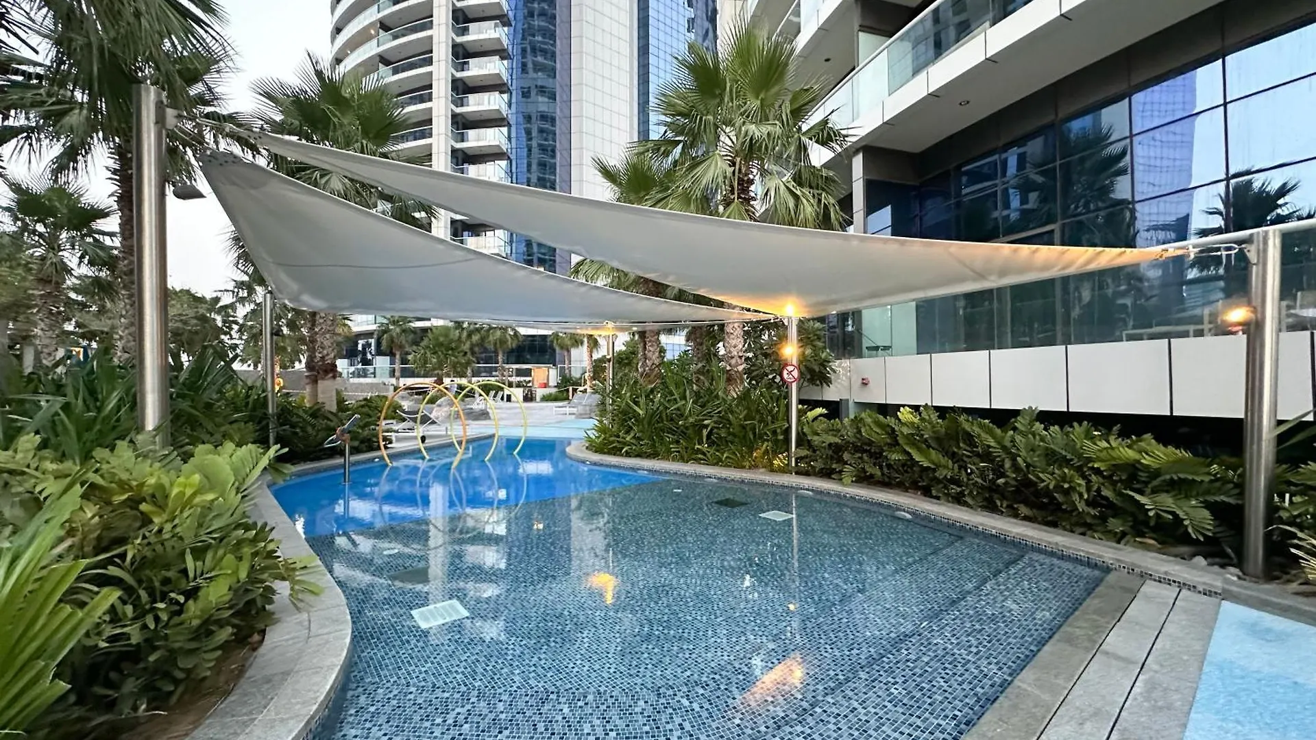 Luxurious 2Bdr Apartment In Paramount Towers With Stunning Burj Khalifa Views Dubai
