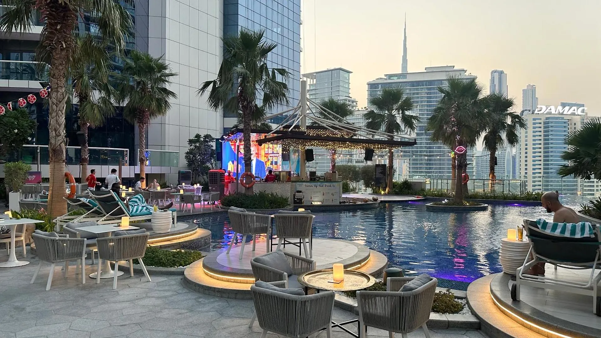 Luxurious 2Bdr Apartment In Paramount Towers With Stunning Burj Khalifa Views Dubai