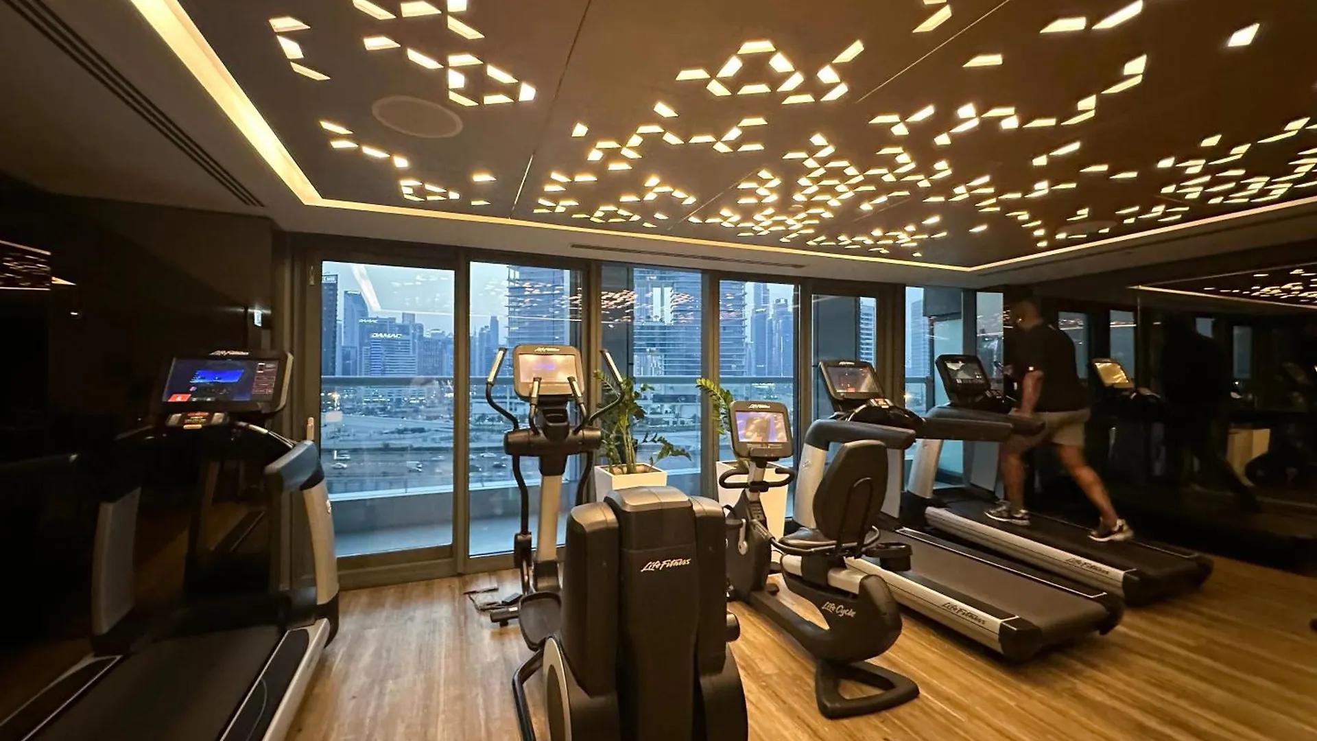 Luxurious 2Bdr Apartment In Paramount Towers With Stunning Burj Khalifa Views Dubai 0*,  United Arab Emirates