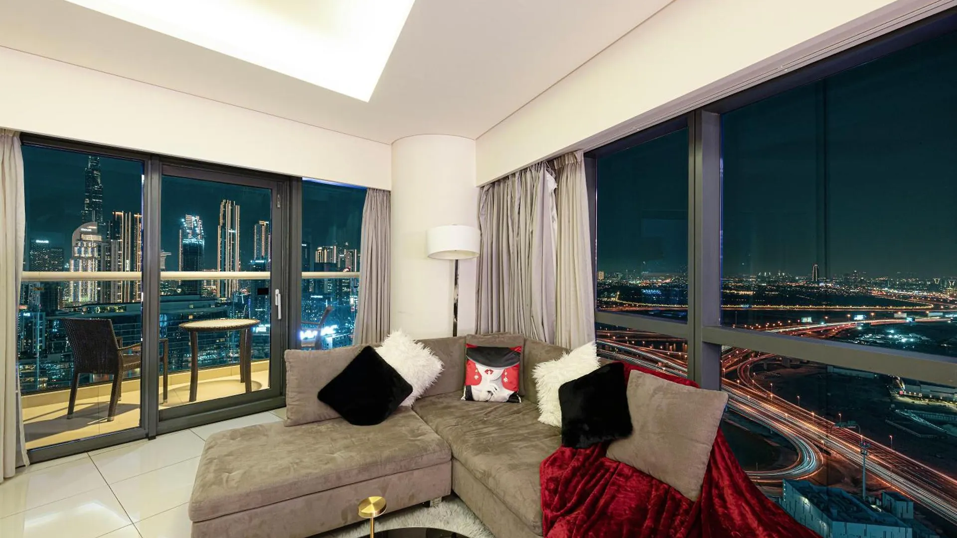 Luxurious 2Bdr Apartment In Paramount Towers With Stunning Burj Khalifa Views Dubai 0*,