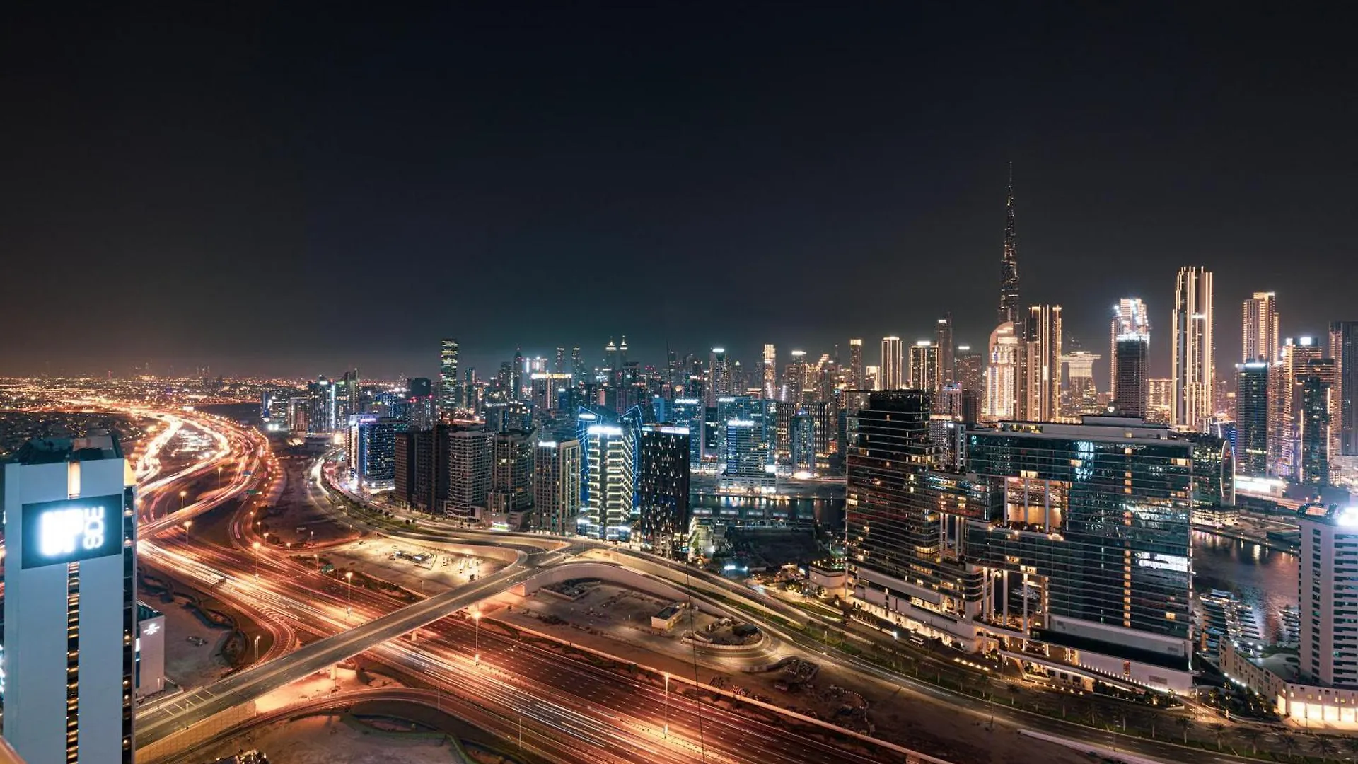 Luxurious 2Bdr Apartment In Paramount Towers With Stunning Burj Khalifa Views Dubai