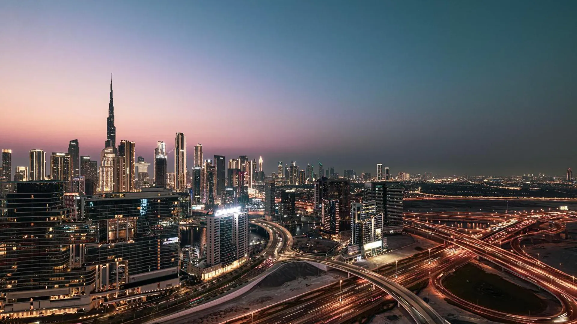 Luxurious 2Bdr Apartment In Paramount Towers With Stunning Burj Khalifa Views Dubai