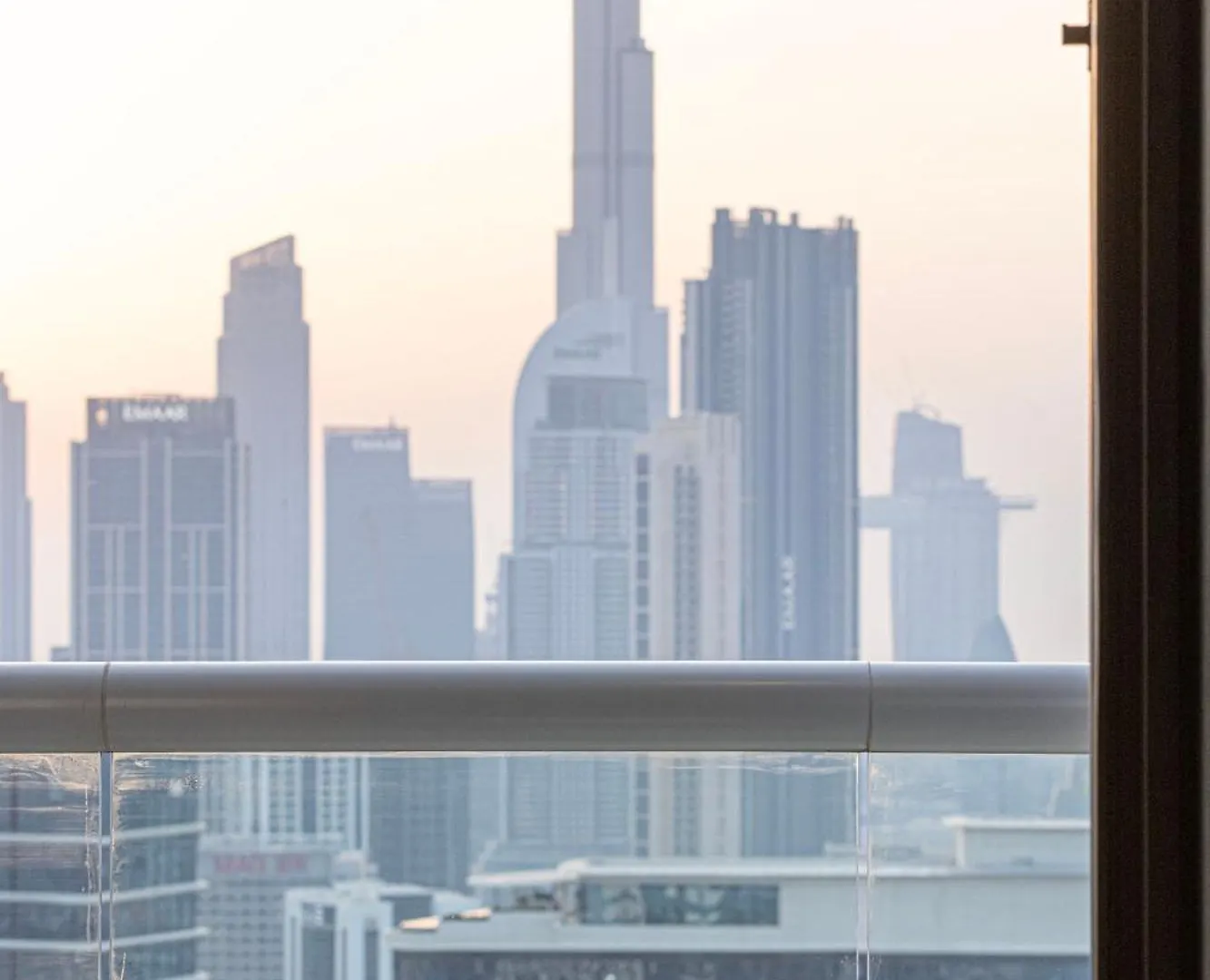 Luxurious 2Bdr Apartment In Paramount Towers With Stunning Burj Khalifa Views Dubai