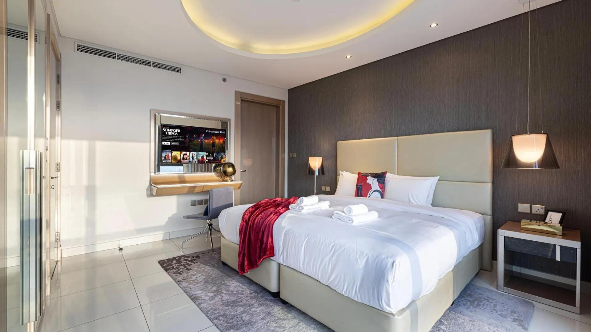 Luxurious 2Bdr Apartment In Paramount Towers With Stunning Burj Khalifa Views Dubai