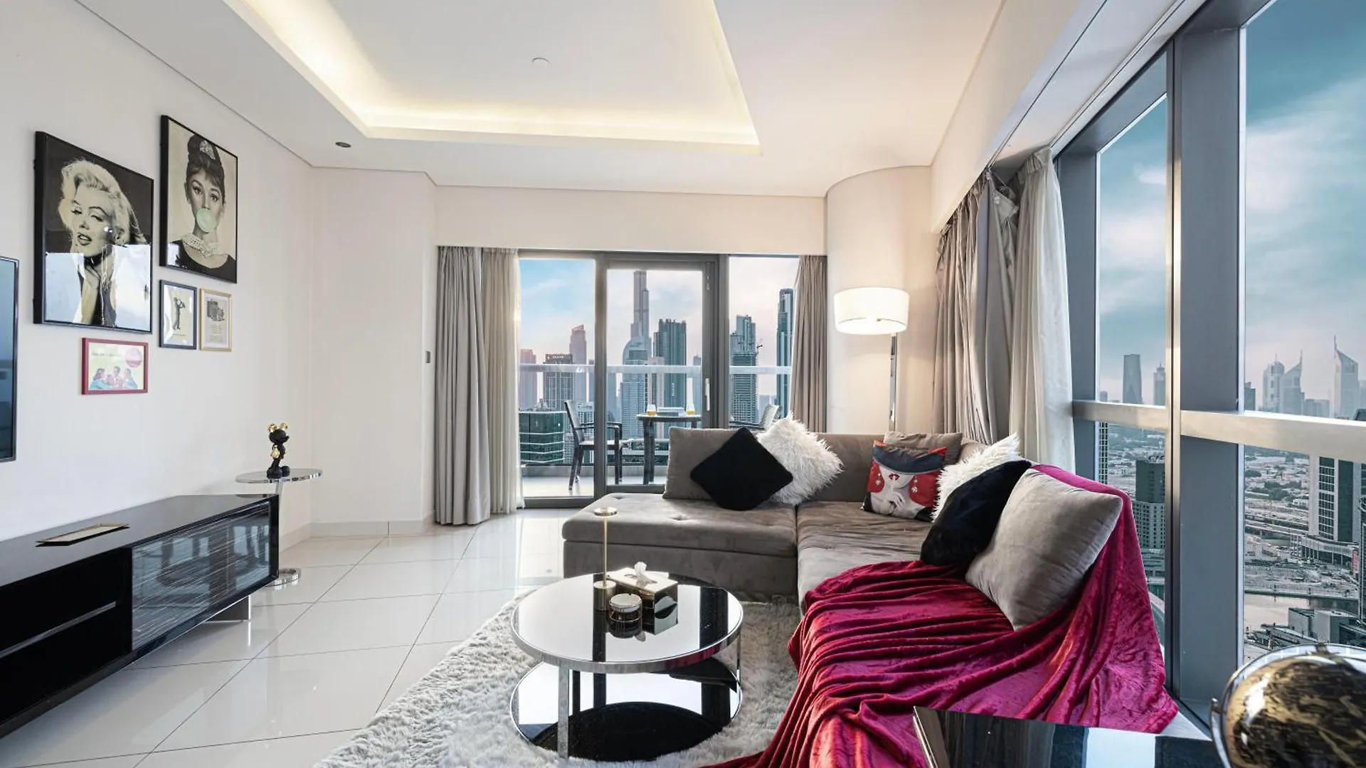 Luxurious 2Bdr Apartment In Paramount Towers With Stunning Burj Khalifa Views Dubai