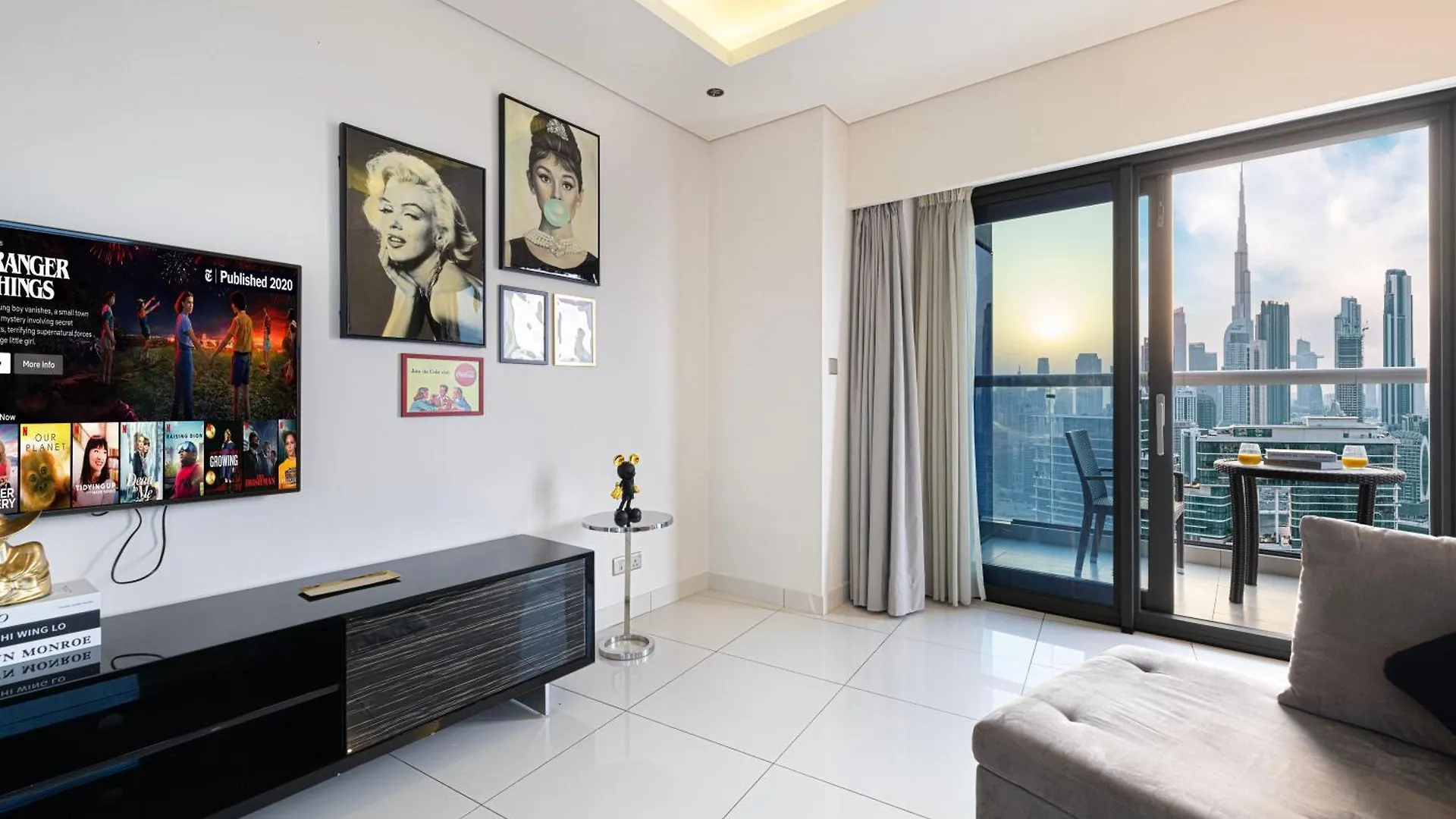 Luxurious 2Bdr Apartment In Paramount Towers With Stunning Burj Khalifa Views Dubai 0*,  United Arab Emirates