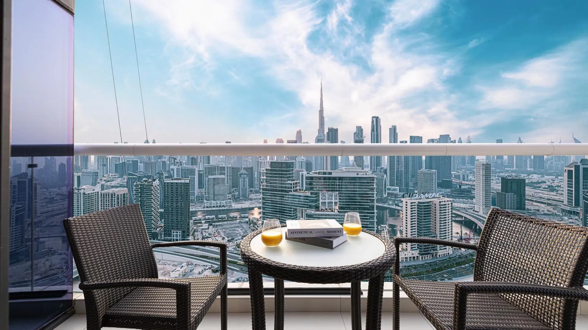 Luxurious 2Bdr Apartment In Paramount Towers With Stunning Burj Khalifa Views Dubai