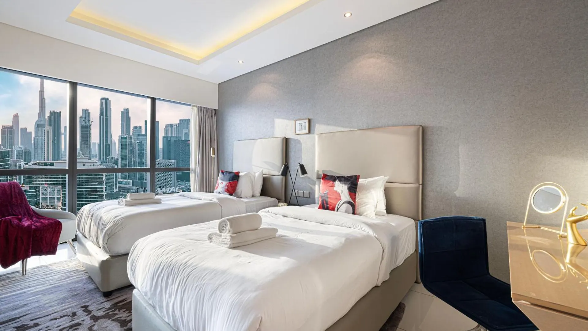 Luxurious 2Bdr Apartment In Paramount Towers With Stunning Burj Khalifa Views Dubai