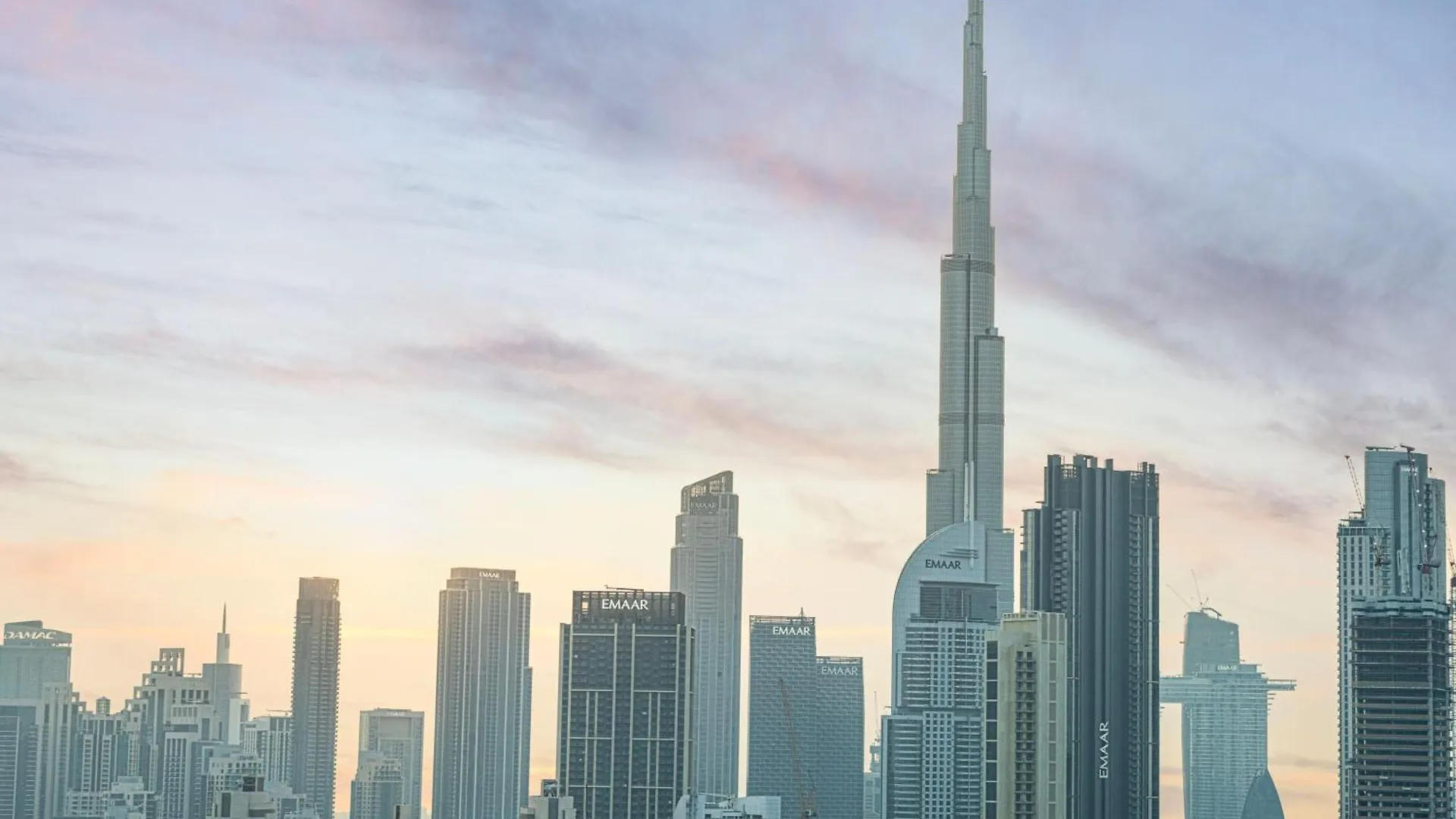 Luxurious 2Bdr Apartment In Paramount Towers With Stunning Burj Khalifa Views Dubai
