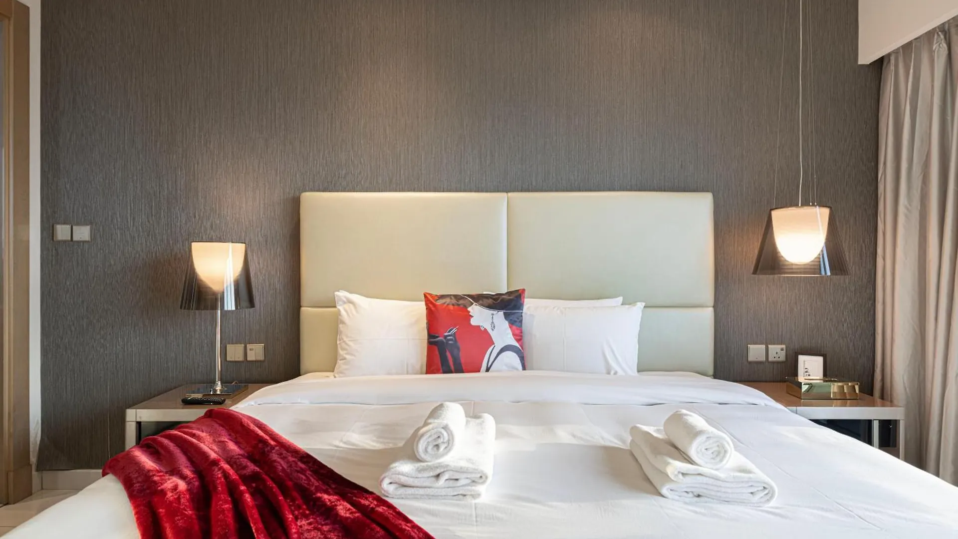 Luxurious 2Bdr Apartment In Paramount Towers With Stunning Burj Khalifa Views Dubai 0*,  United Arab Emirates