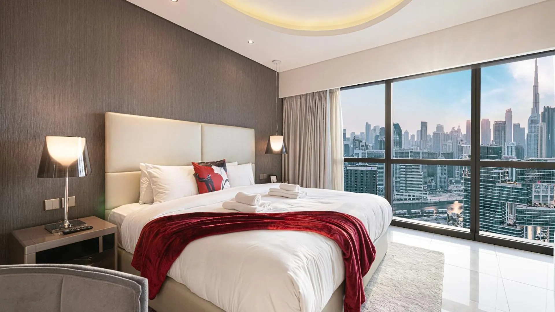 Luxurious 2Bdr Apartment In Paramount Towers With Stunning Burj Khalifa Views Dubai