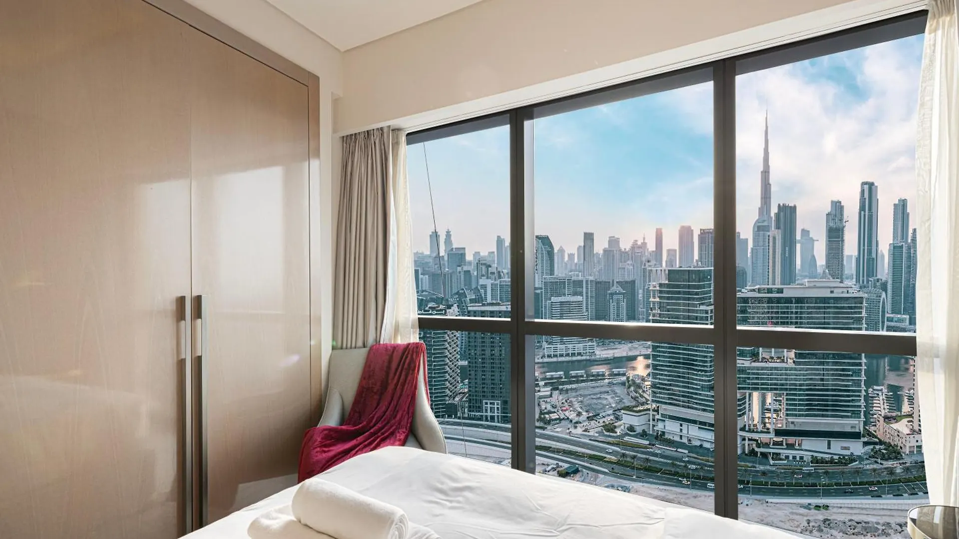 Luxurious 2Bdr Apartment In Paramount Towers With Stunning Burj Khalifa Views Dubai